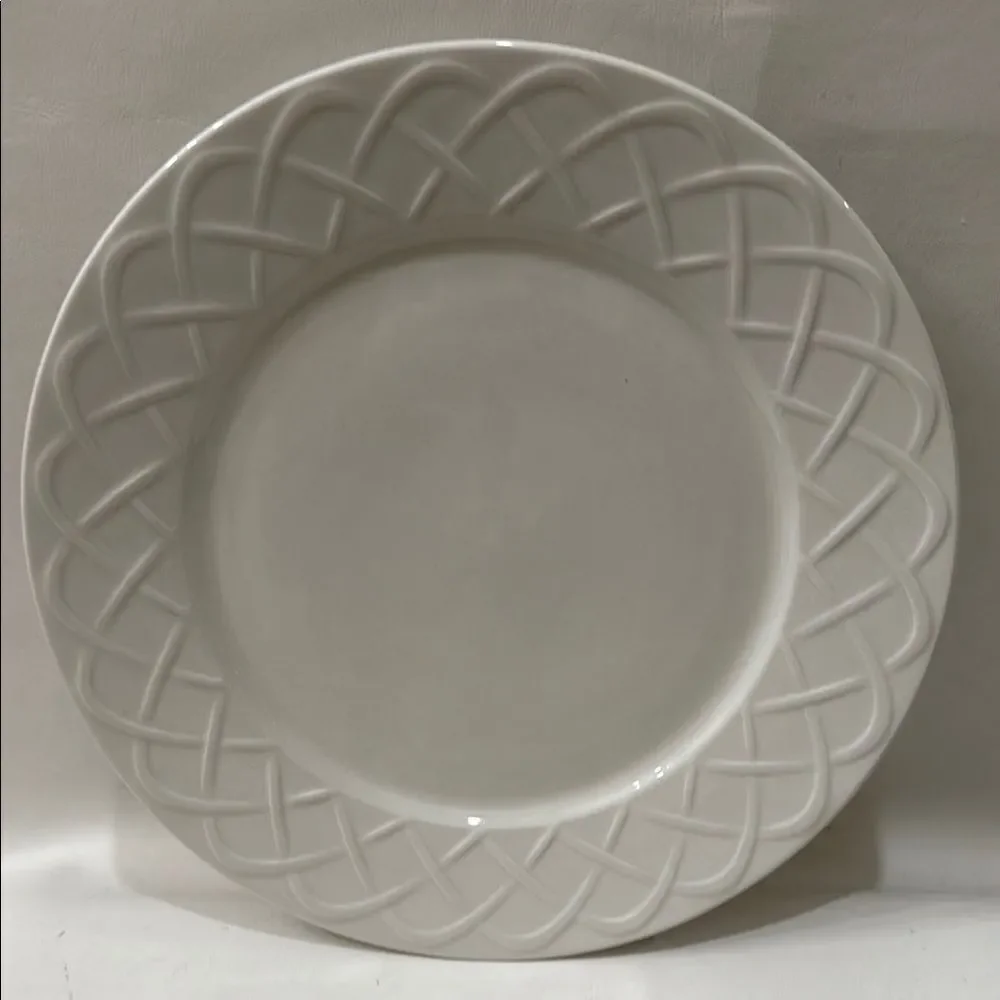 Picnic Oneida White Geometric Dinnerware Serving Platter Plate 12 1/4 In Round